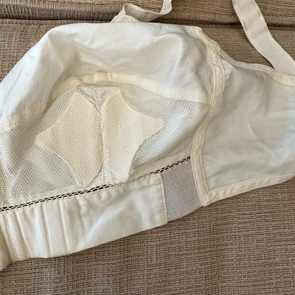 Iconic Bullet Bra GOTHIC & CORTEX Vintage 50’s Pointy “Bullet” Bra - Picture 10 of 16